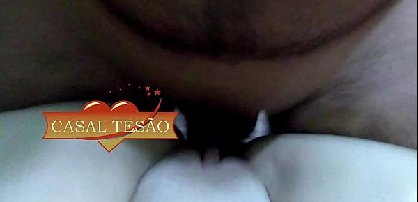  Casal Tesao amigo socando forte na minha boceta e marido tarado so filmando e babando.